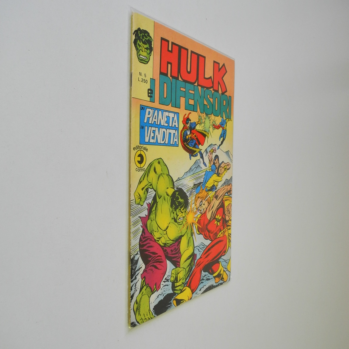Hulk e I Difensori n. 5 Un pianeta in vendita